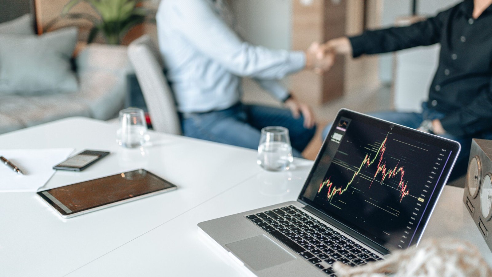 The 5 Signals That Tell You a B2B Account Is Worth Pursuing